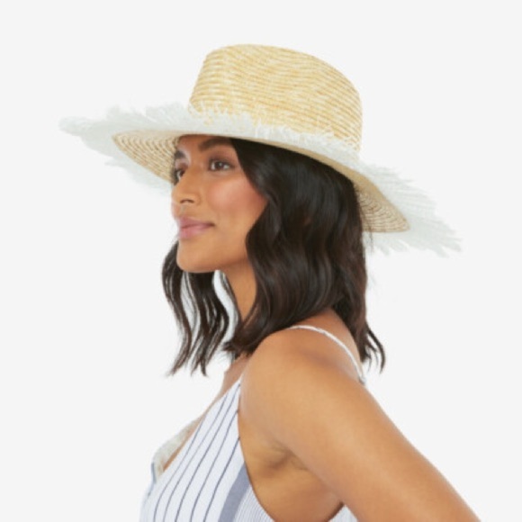 🎸KENSIE🎸🔥NWT🔥Straw Hat with White Fringe